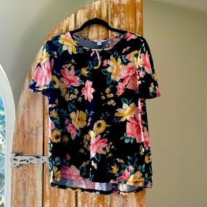Floral keyhole top